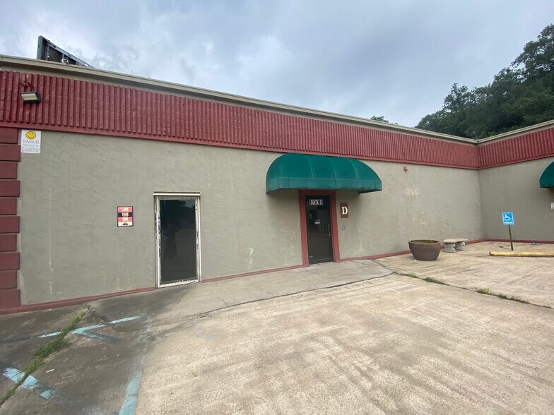 More Photos Of 5550 Eastex Fwy, Beaumont Unknown For Lease