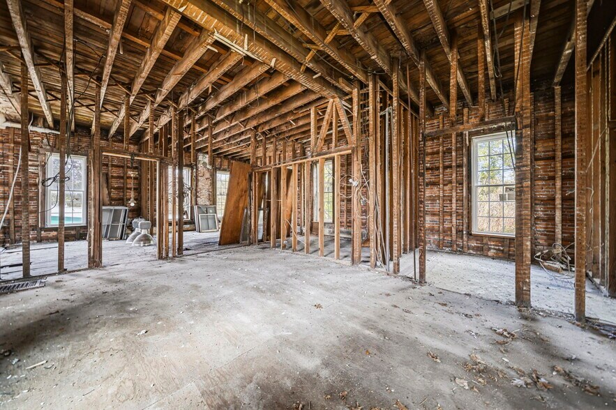 More Photos Of 2699 E Center St, North Kingsville Apartments For Sale