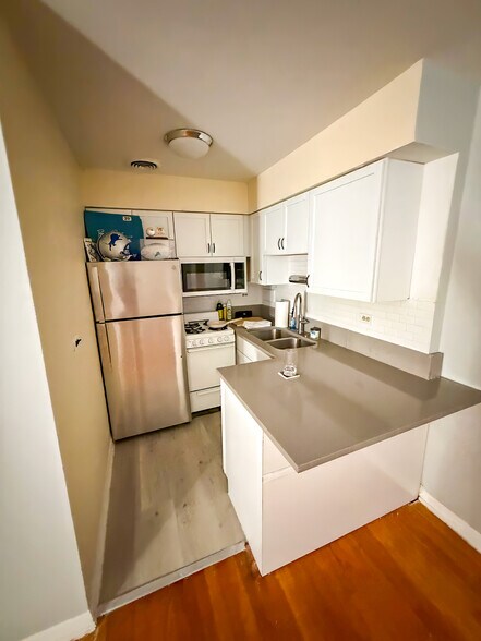 More Photos Of 2629 N Hampden Ct, Chicago Apartments For Sale