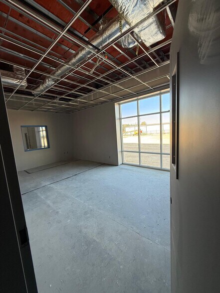 More Photos Of 115 Parkway Dr, Rincon Unknown For Lease