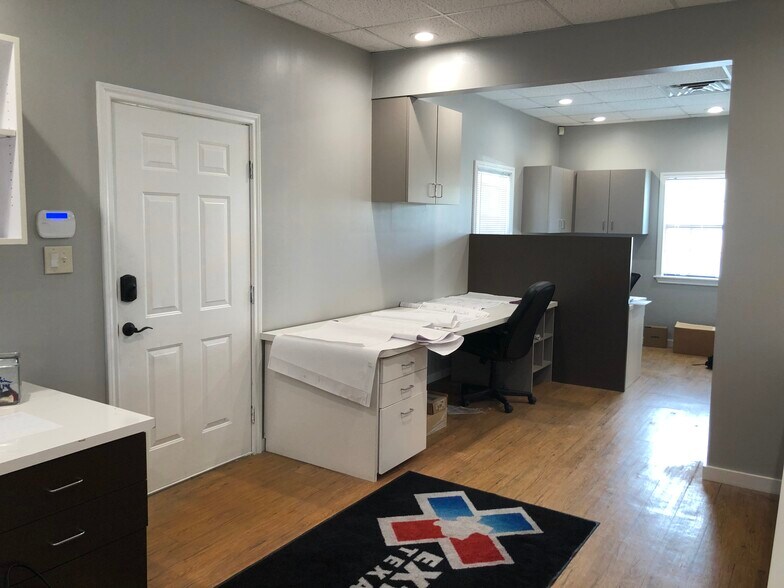 More Photos Of 602 S Loop 4, Buda Warehouse For Lease