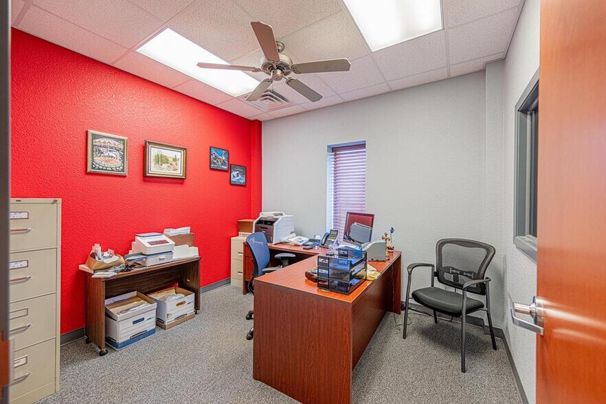 More Photos Of 650 S John Ben Shepperd Pky, Odessa Office For Sale