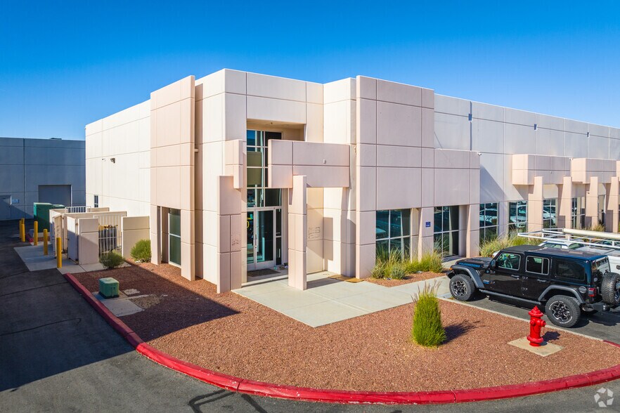 More Photos Of 2455 W Cheyenne Ave, North Las Vegas Light Manufacturing For Lease