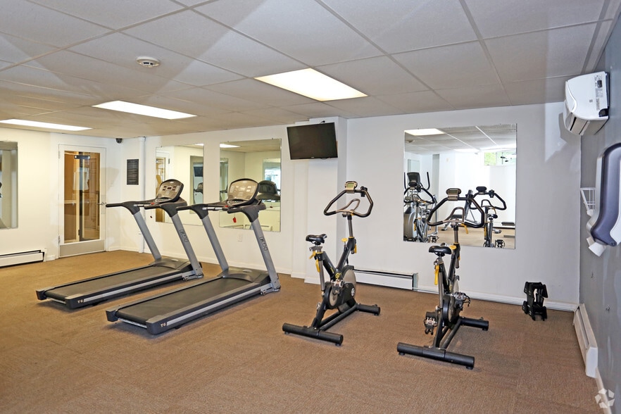 More Photos Of 2040 Lehigh St, Easton Apartments For Lease