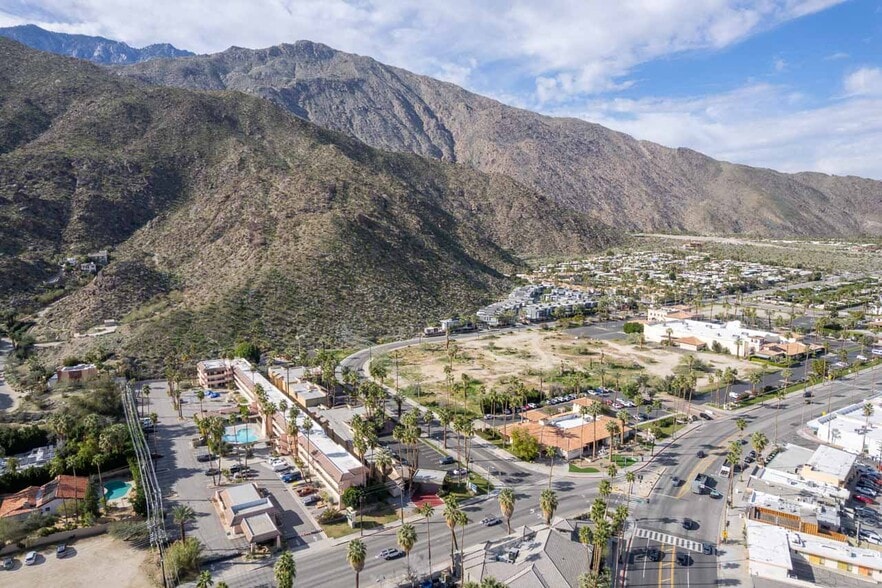 More Photos Of 1633 S Palm Canyon Dr, Palm Springs Hotel For Sale