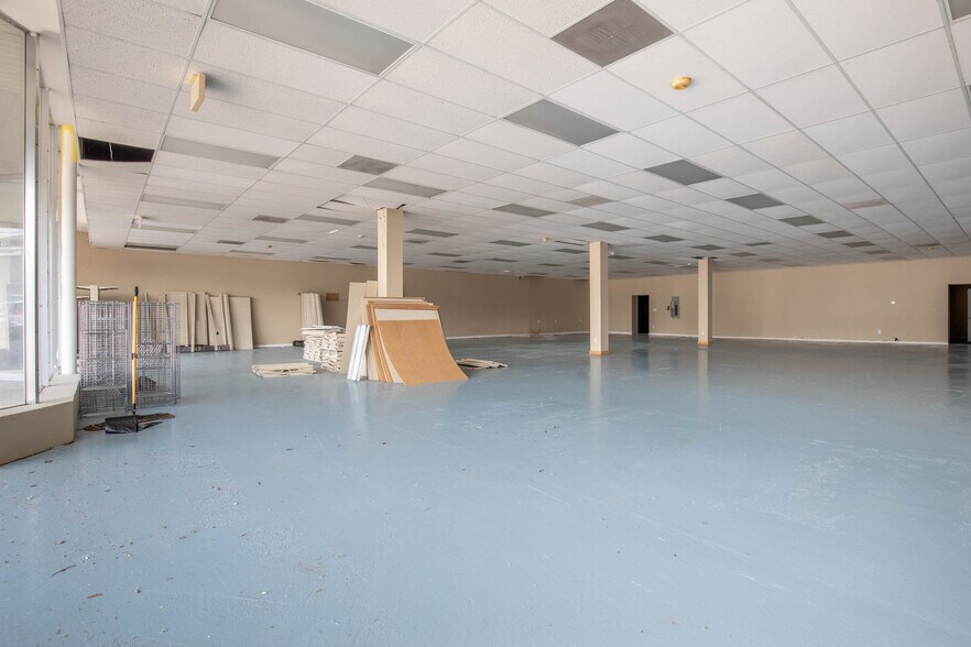 More Photos Of 500-518 W Delmar Ave, Godfrey Unknown For Lease