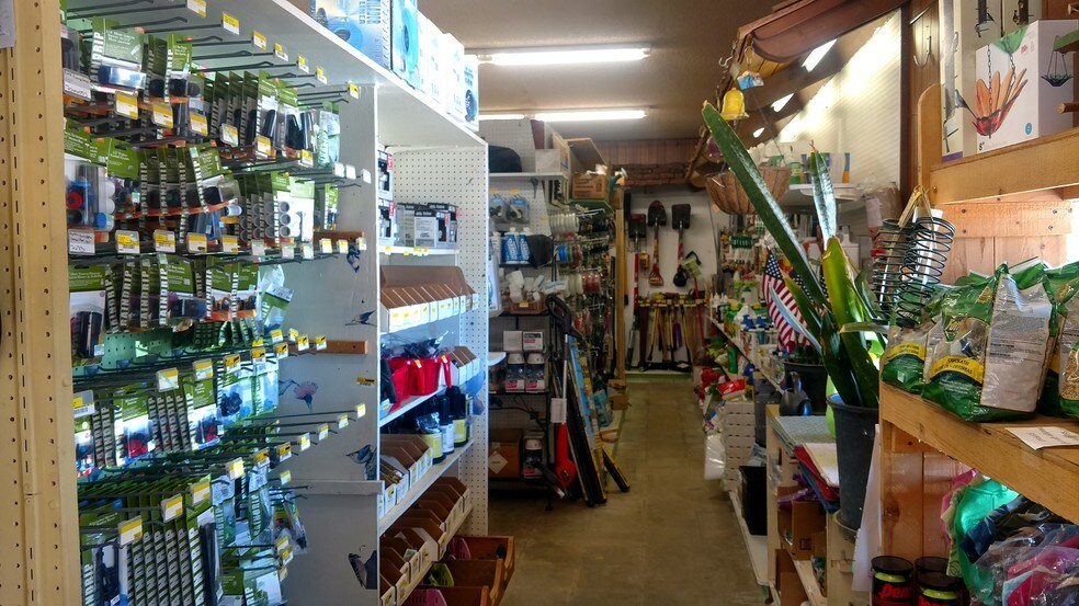 More Photos Of 11317 Kernville Rd, Kernville Storefront For Sale