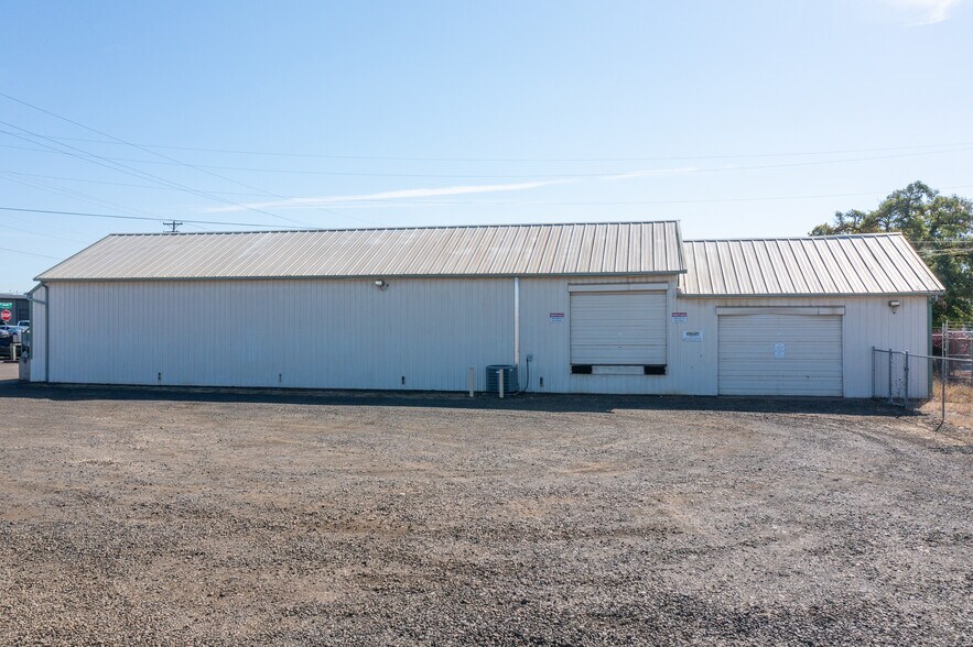 More Photos Of 500 Queen Ave SW, Albany Service For Sale
