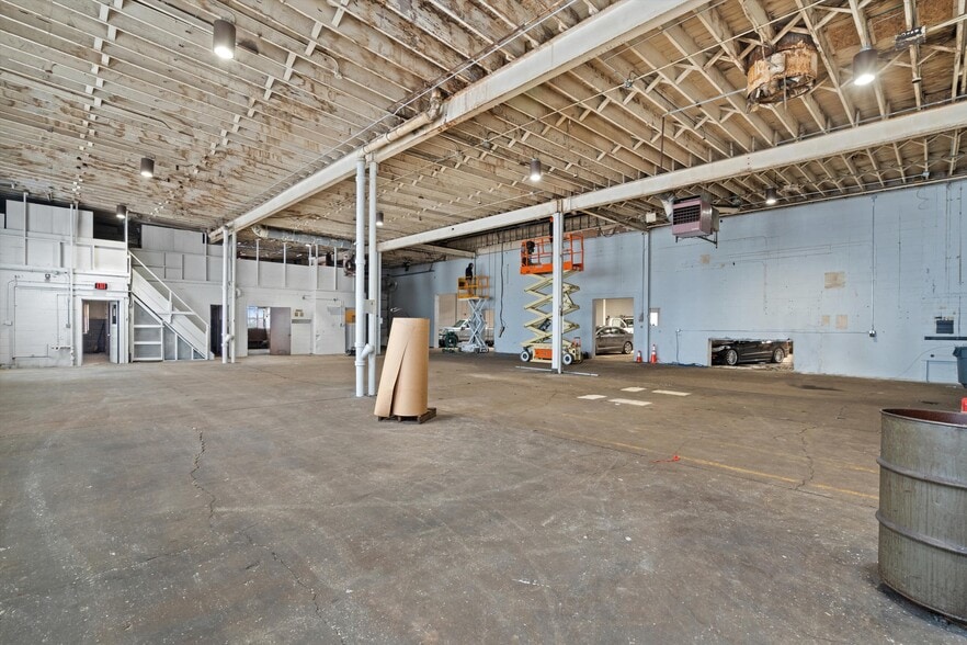 More Photos Of 3701 N Holton St, Milwaukee Manufacturing For Sale