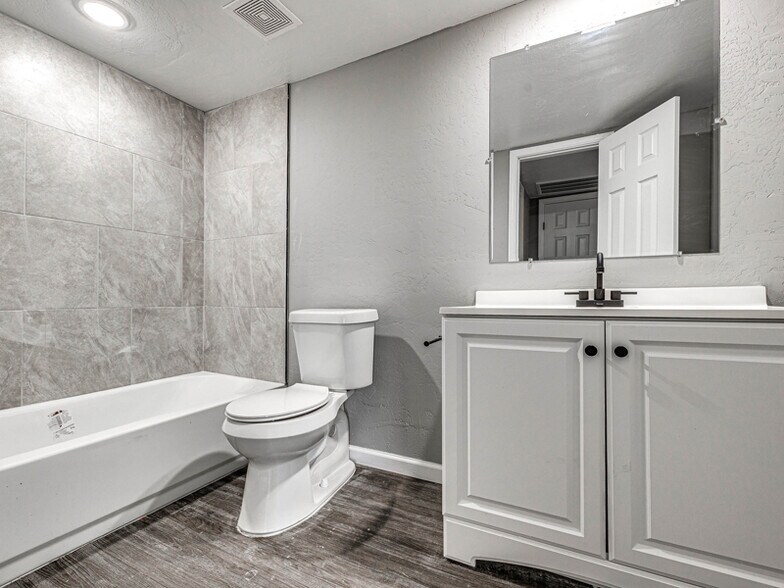 More Photos Of 139-151 N Garnett Rd, Tulsa Apartments For Sale