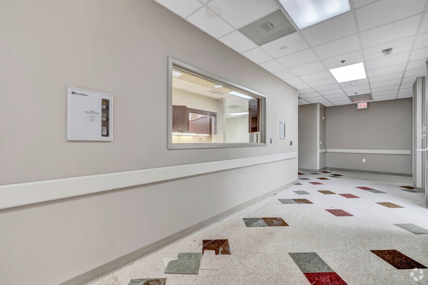 More Photos Of 200 Renaissance Way, Crockett Medical For Sale