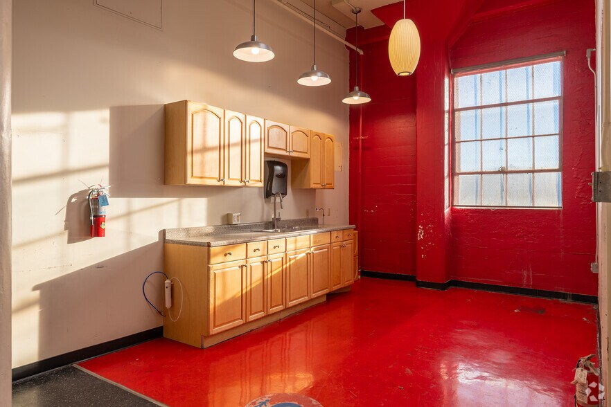 More Photos Of 363-365 Brannan St, San Francisco Flex For Lease