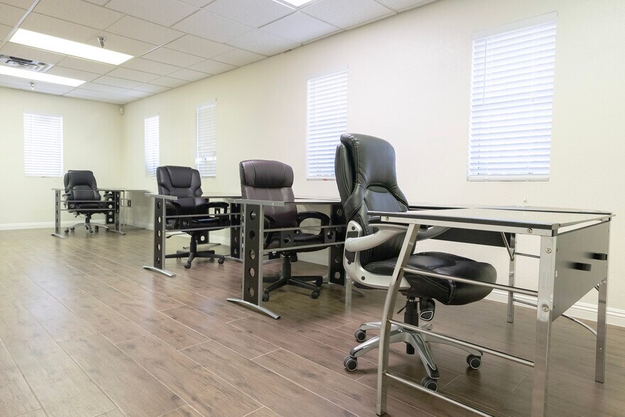 More Photos Of 5430 W Sahara Ave, Las Vegas Office For Lease