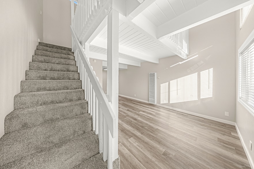 More Photos Of 511 W Cook St, Santa Maria Apartments For Sale