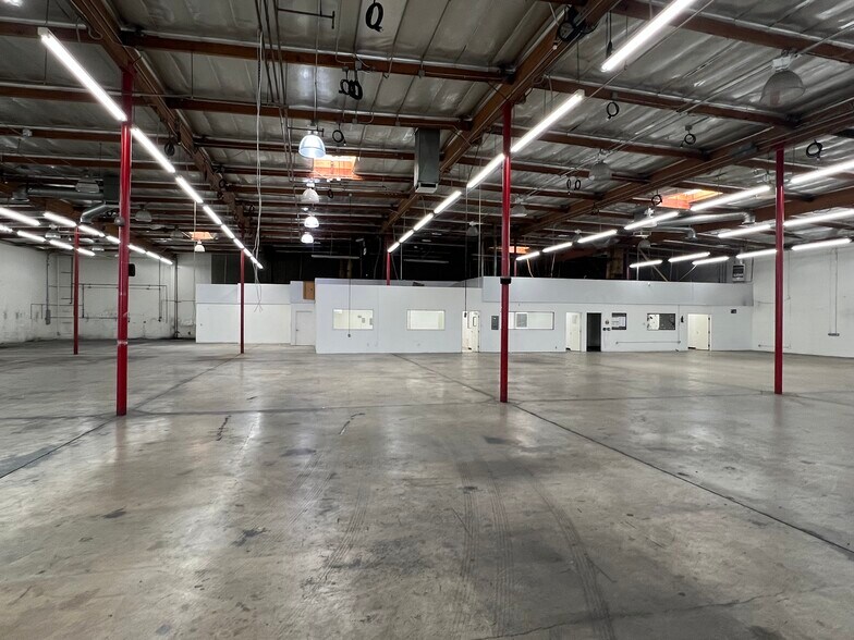 More Photos Of 9540 Cozycroft Ave, Chatsworth Manufacturing For Lease