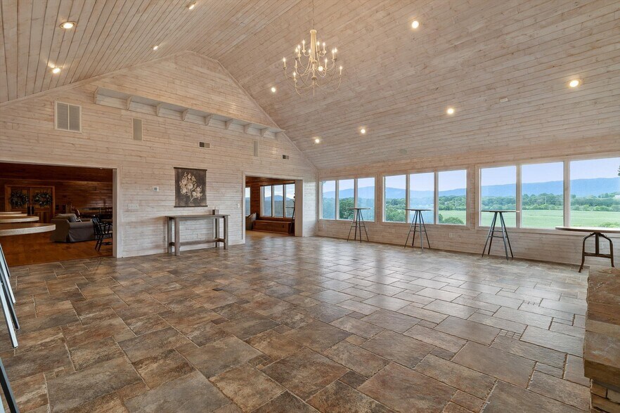 More Photos Of 1020 Thomas Rd, Benton Multifamily For Sale