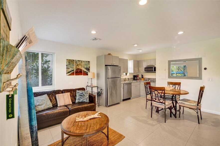 More Photos Of 322 Oklahoma St, Hollywood Multifamily For Sale