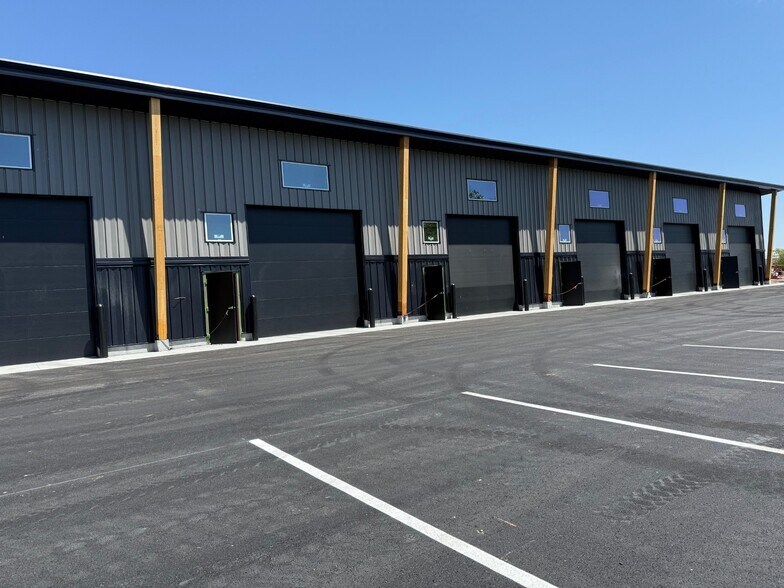 More Photos Of 4962 S 3300 W, Rexburg Light Distribution For Lease