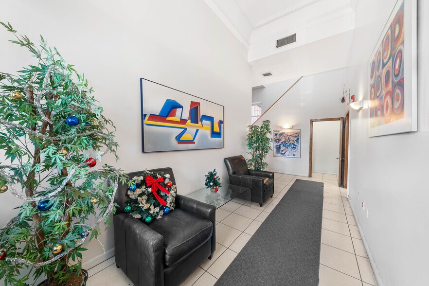 More Photos Of 4407-4411 Park Ave, Union City Loft Creative Space For Sale