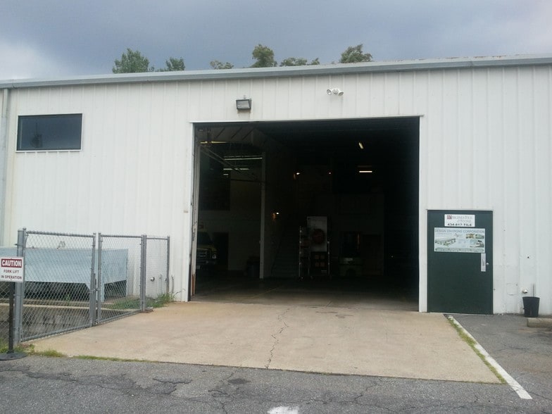 More Photos Of 340 Greenbrier Dr, Charlottesville Manufacturing For Lease