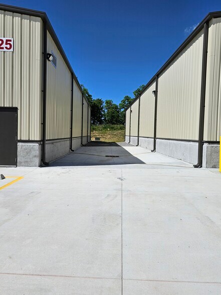 More Photos Of 25 Marigold Ln, Ringgold Warehouse For Lease