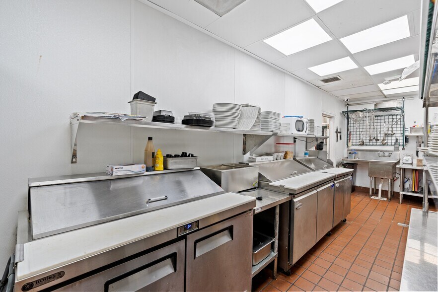 More Photos Of 8733/8739 Hwy 17 Bypass N Byp, Myrtle Beach Office For Sale