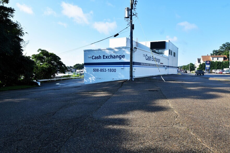 More Photos Of 130 W Boylston St, Worcester Storefront Retail Office For Sale