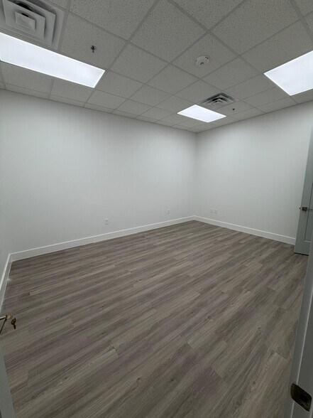 More Photos Of 15281 Ronald W Reagan Blvd, Leander Storefront Retail Office For Lease