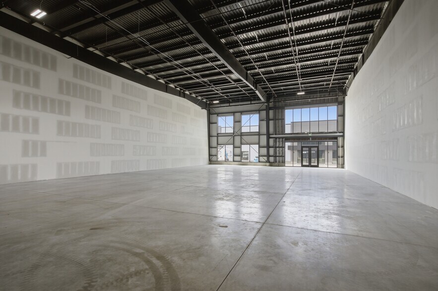 More Photos Of 1204 N 2000 W, Farr West Light Manufacturing For Sale