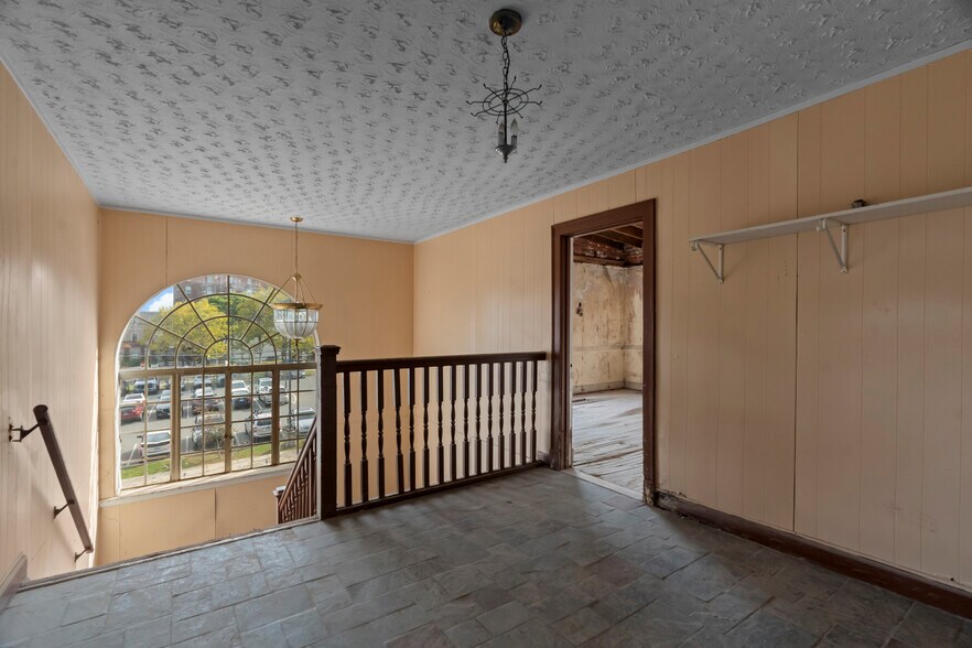 More Photos Of 54 Washington St, Middletown Office For Sale