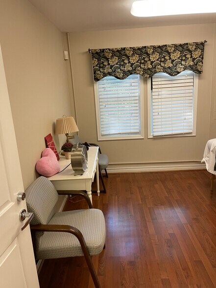 More Photos Of 2106 Gallows Rd, Vienna Office For Lease