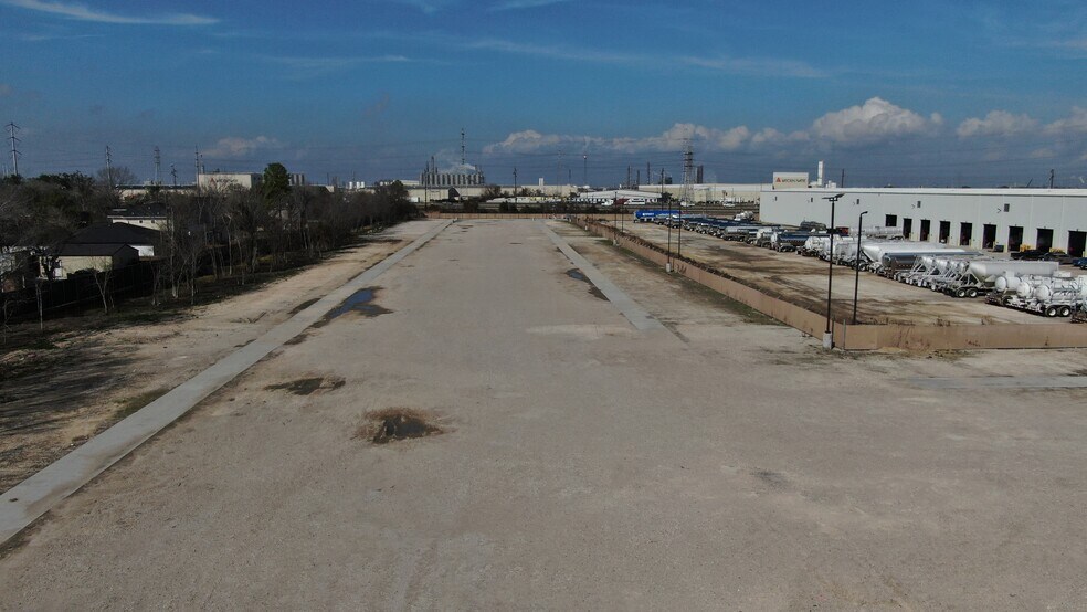 Primary Photo Of 11100 Highway 225, La Porte Land For Lease