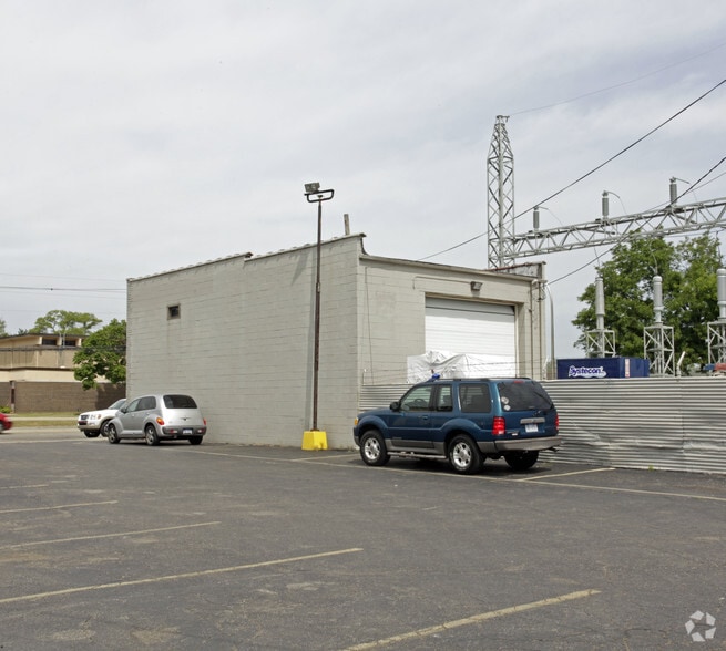 More Photos Of 1414 N Campbell Rd, Royal Oak Warehouse For Lease