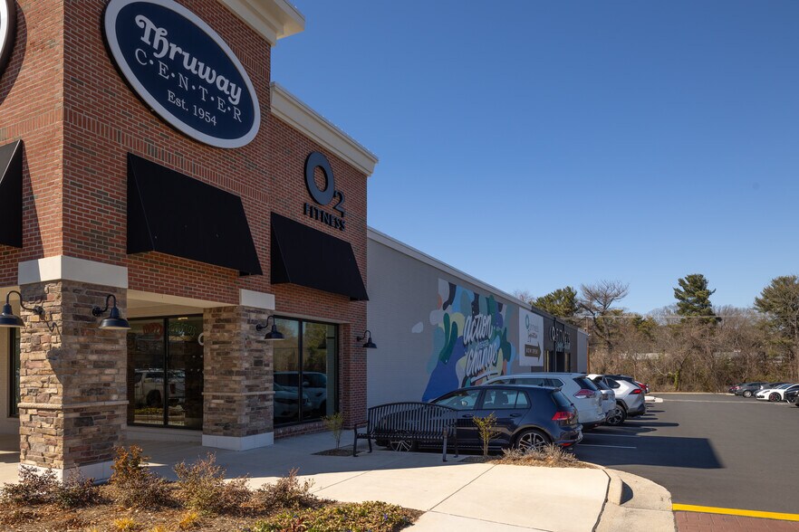 More Photos Of 300 S Stratford Rd, Winston-Salem Unknown For Lease