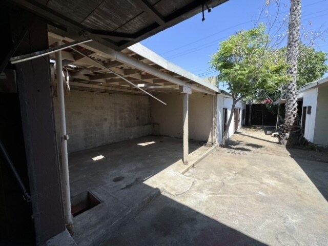 More Photos Of 1117 E Redondo Blvd, Inglewood General Retail For Sale