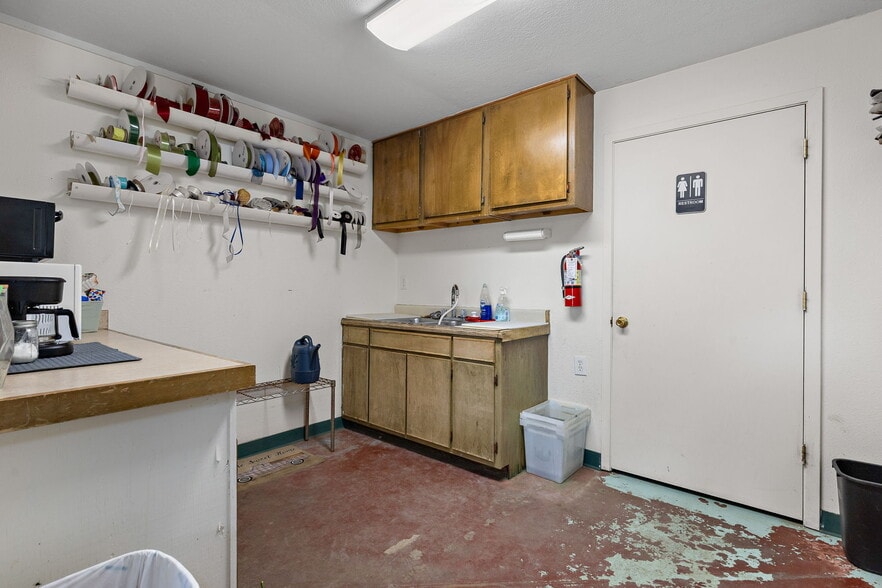More Photos Of 2710 Grant St, Wichita Falls Freestanding For Sale