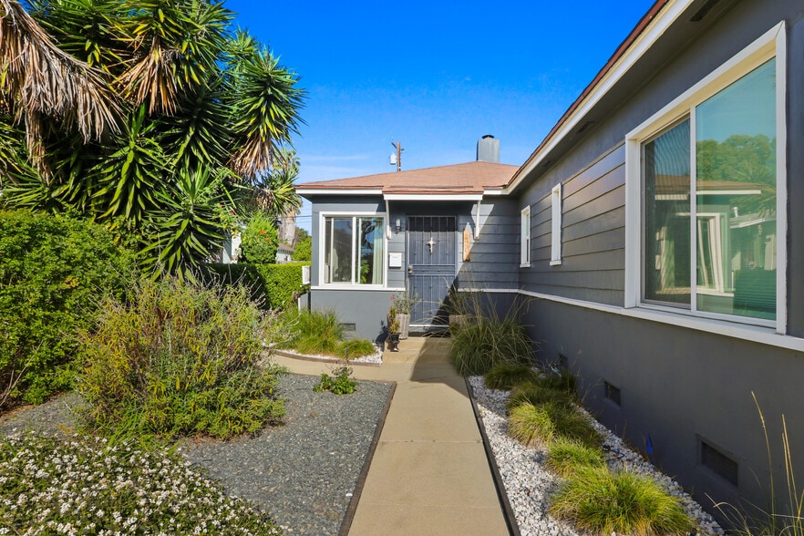 More Photos Of 4201 E Jacinto Way, Long Beach Multifamily For Sale