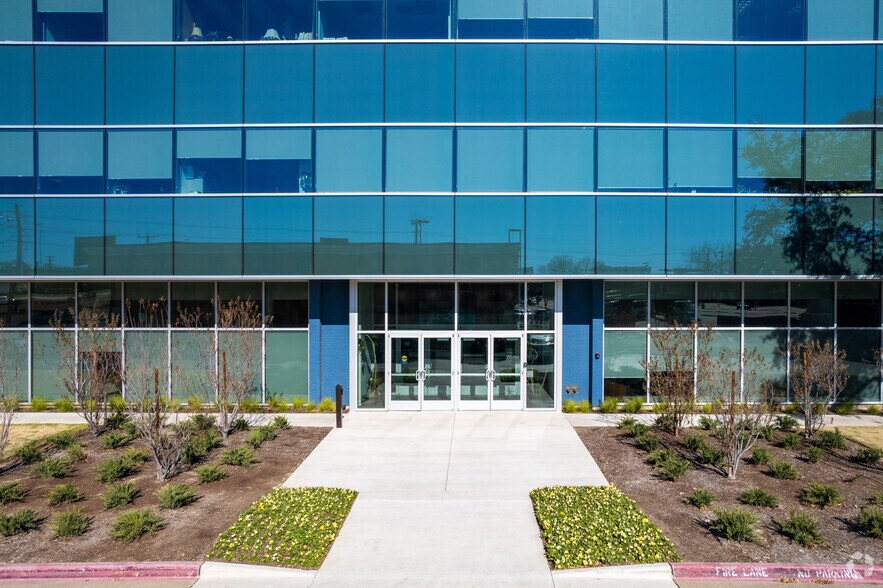 More Photos Of 11300 N Central Expy, Dallas Office For Lease