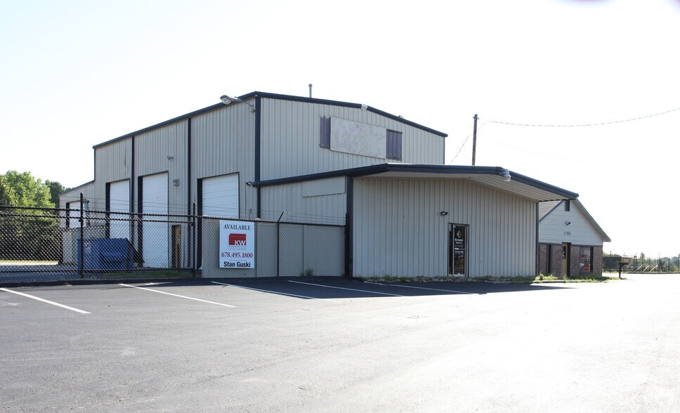 Primary Photo Of 1786 Forest Pky, Lake City Warehouse For Lease