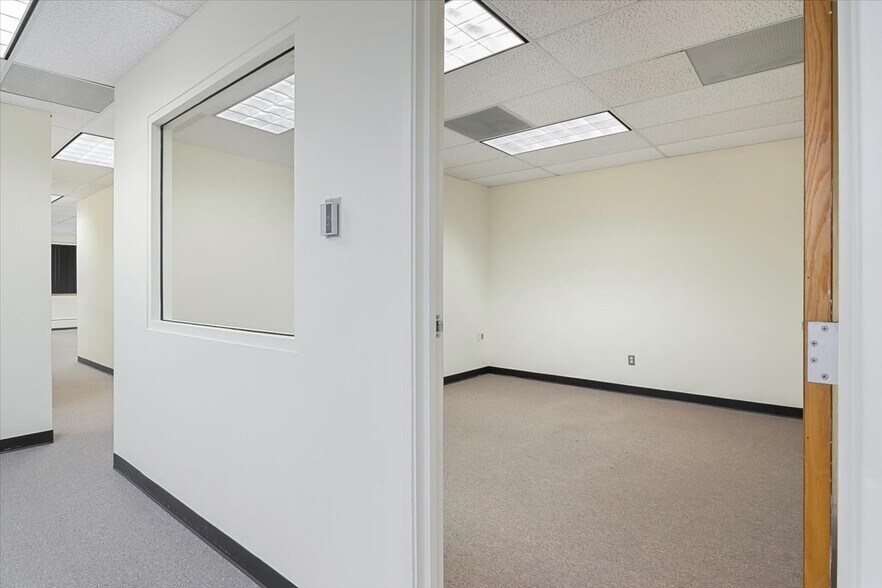 More Photos Of 140 Littleton Rd, Parsippany Office For Lease