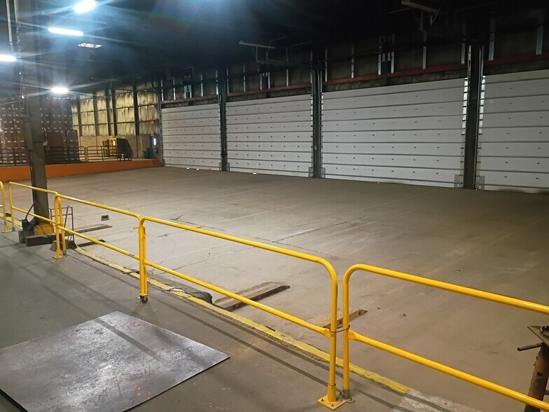 More Photos Of 332 State Route 8, Oil City Warehouse For Lease
