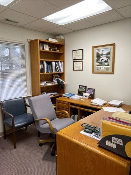 More Photos Of 556 Cynwood Dr, Easton Medical For Lease