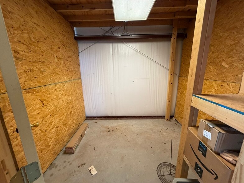 More Photos Of 2011 FM 1729, Lubbock Warehouse For Lease