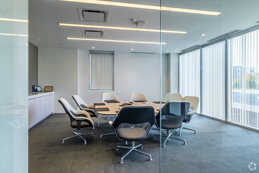 More Photos Of 314 Littleton Rd, Westford Office For Lease