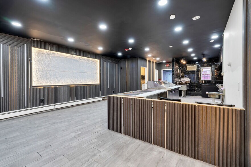 More Photos Of 166 Getty Ave, Paterson Restaurant For Lease