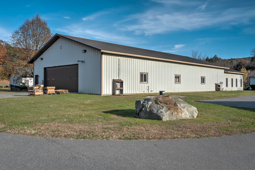 More Photos Of 867 Route 12, Westmoreland Flex For Lease