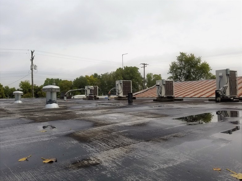 More Photos Of 921 Terminal Rd, Lansing Warehouse For Sale