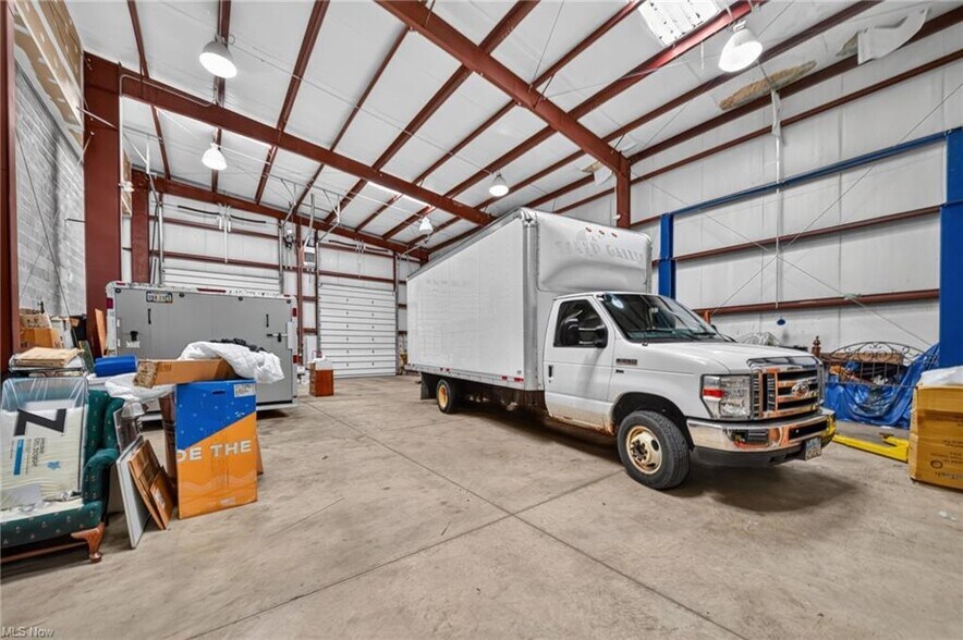 More Photos Of 3045 W Prospect Rd, Ashtabula Flex For Sale