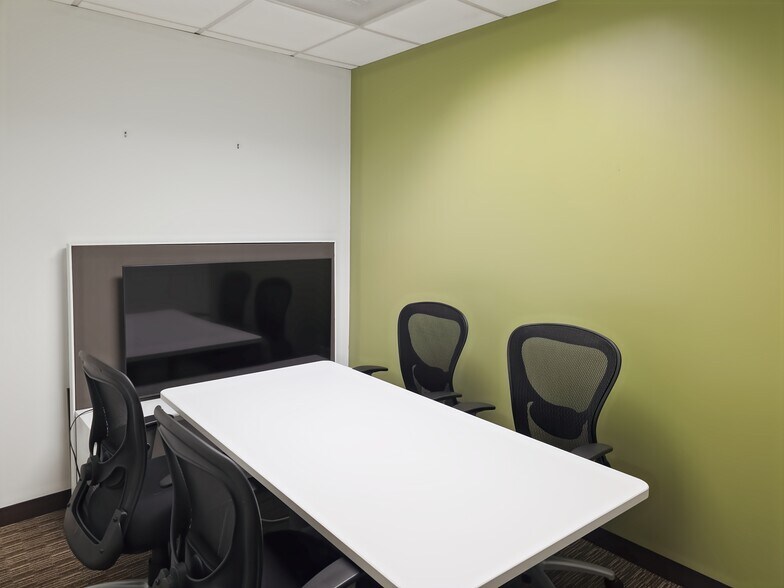 More Photos Of 200 Continental Dr, Newark Coworking Space