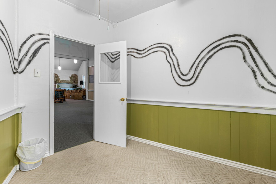 More Photos Of 408 W Main St, Park Hills Religious Facility For Sale